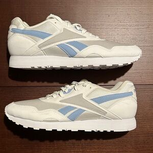 Reebok Men's Cream and Light Blue Sneakers